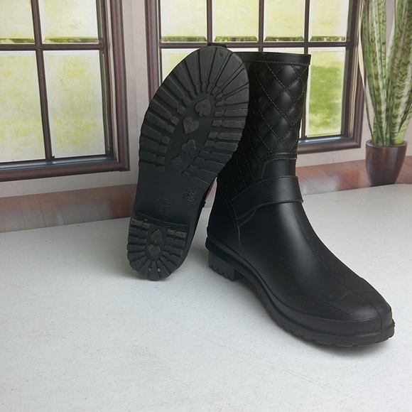 Capelli New York Ladies Matte, Quilted Shaft Mid-Calf Rain Boot - Picture 3 of 4